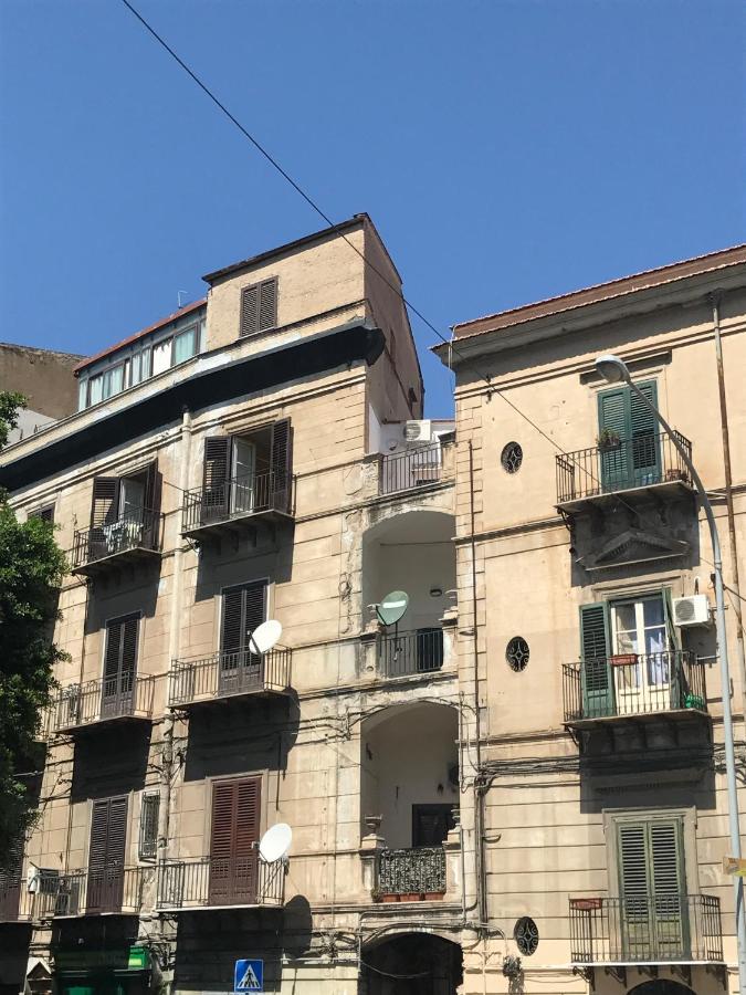 Frank'S House - Appartamento Con Terrazzo In Centro Palermo Eksteriør billede